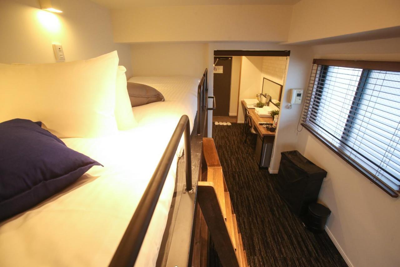 N33 Hakata Sta East Apartment Fukuoka  Bagian luar foto