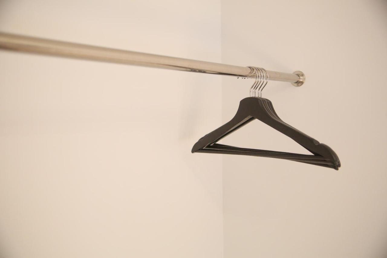 N33 Hakata Sta East Apartment Fukuoka  Bagian luar foto