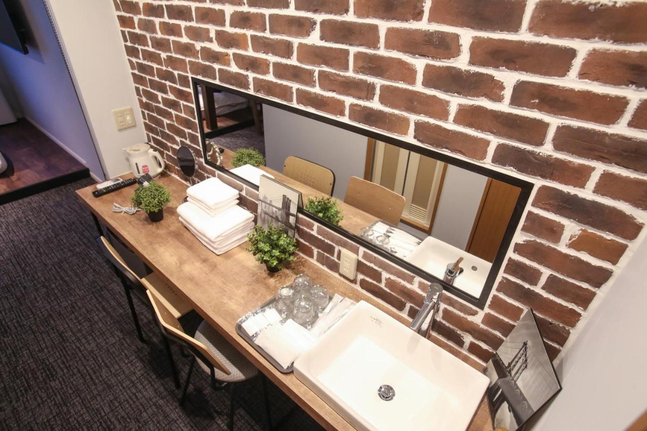 N33 Hakata Sta East Apartment Fukuoka  Bagian luar foto