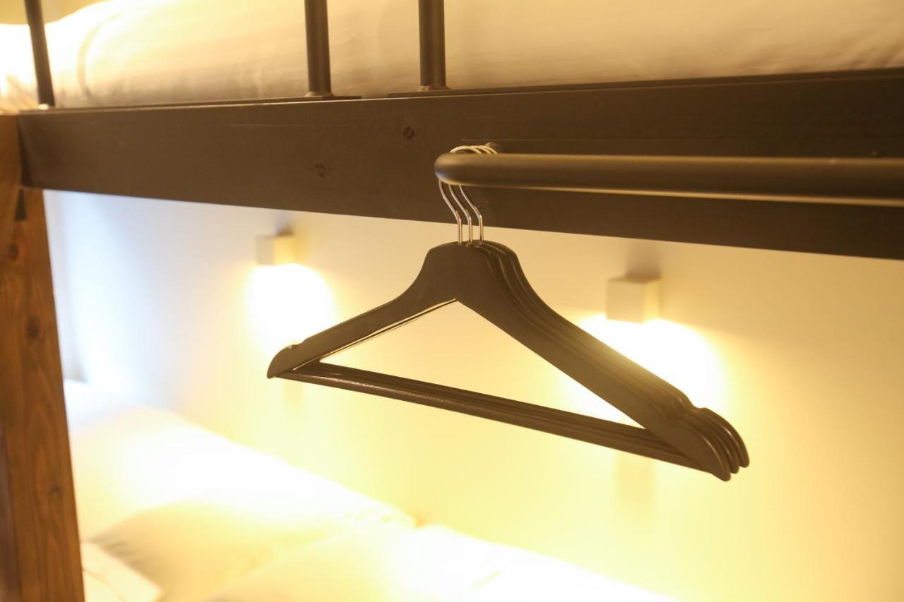 N33 Hakata Sta East Apartment Fukuoka  Bagian luar foto